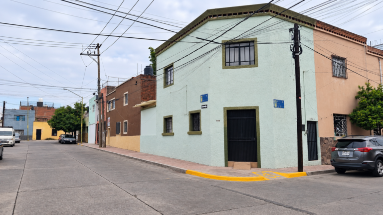 Casa unifamiliar 2 niveles